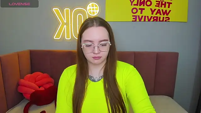 Emma adorablle online show from February 12, 2025, 1:41 am