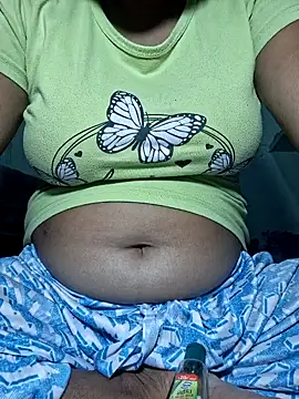 Priya Bong online show from November 2, 2025, 3:39 pm