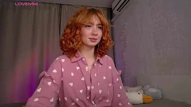 Evaa Moonn  online show from October 31, 2025, 1:02 am