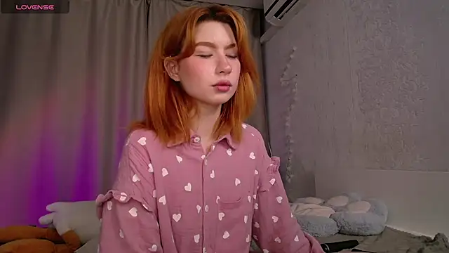 Evaa Moonn  online show from September 14, 2025, 11:27 pm