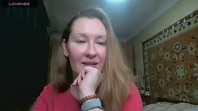 AnnaXLovers online show from November 28, 2025, 8:47 am