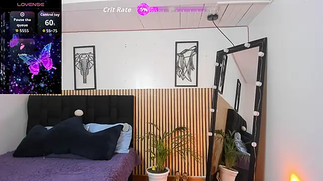 LILA ELLIOT online show from September 21, 2025, 1:11 am