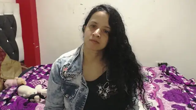 Snapshot of Katty_Bones chatting on March 23, 2025, 6:05 am Katty Bones online show from March 23, 2025, 6:05 am