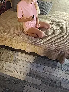 Snapshot of TanyaandWinson chatting on November 27, 2025, 8:42 pm TanyaandWinson online show from November 27, 2025, 8:42 pm