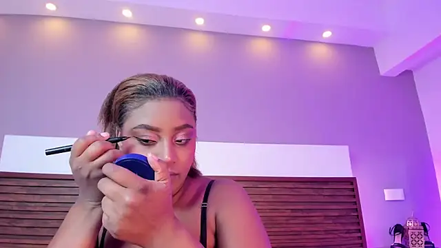 Adelehottman online show from April 11, 2026, 6:21 am