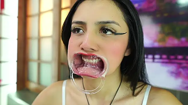 miss lizith online show from November 20, 2025, 11:11 am