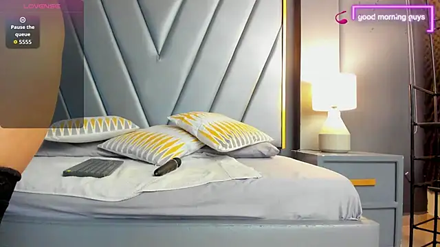 BrendaAdams  online show from September 27, 2025, 10:54 am