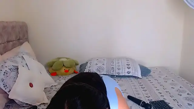 Sara-04 online show from February 14, 2026, 12:33 am