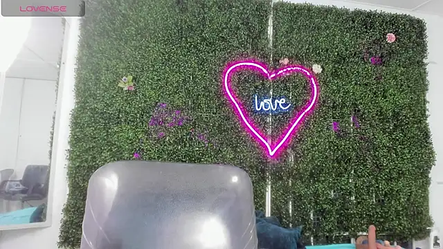 Snapshot of emy_0 chatting on February 11, 2026, 7:36 pm emy 0 online show from February 11, 2026, 7:36 pm