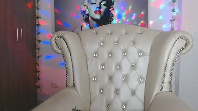 Isabelhot1 online show from September 29, 2025, 9:53 pm