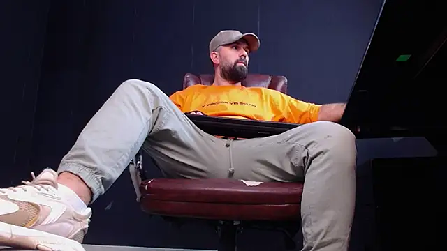 JackEthann online show from October 21, 2025, 4:23 am