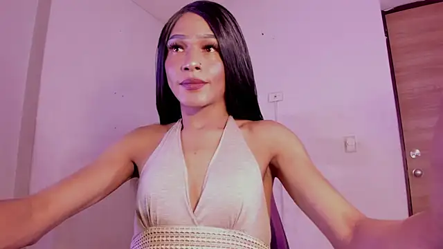 carolinemiller7 online show from December 23, 2025, 4:45 am