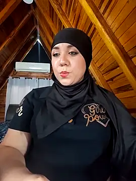 AmbarBurhan online show from April 13, 2026, 6:12 pm