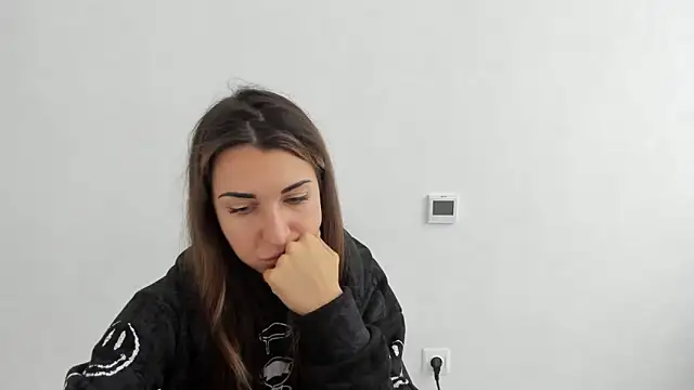 Summmmersky online show from November 3, 2025, 12:09 pm