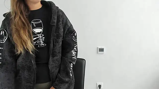 Summmmersky online show from October 3, 2025, 8:38 am