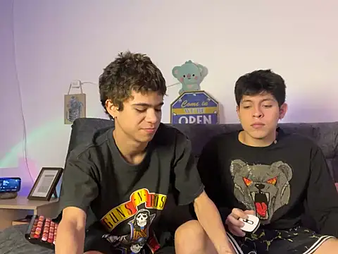 MyLatinHotBoys online show from January 18, 2025, 12:35 am