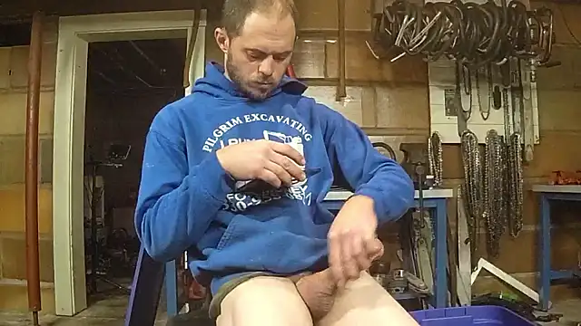 Snapshot of Bigoleslong98765 chatting on January 11, 2026, 8:54 am Bigoleslong98765 online show from January 11, 2026, 8:54 am