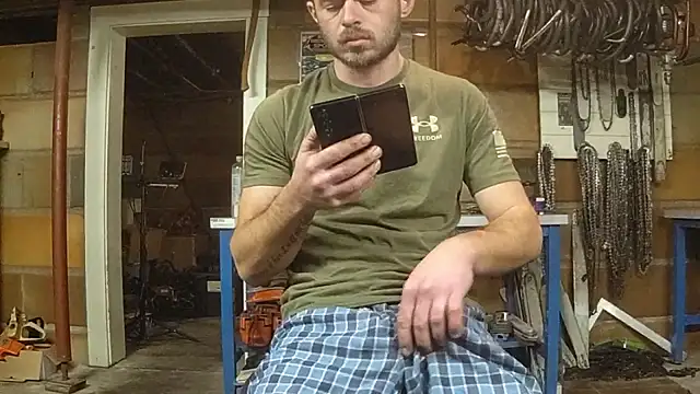 Snapshot of Bigoleslong98765 chatting on January 10, 2026, 7:15 am Bigoleslong98765 online show from January 10, 2026, 7:15 am