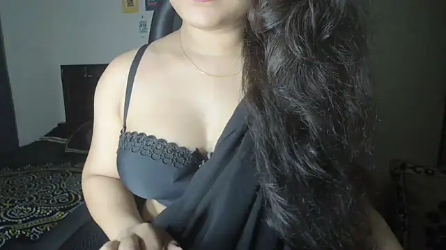 Snapshot of Most-Beautiful-Queen chatting on May 23, 2026, 6:18 pm Most-Beautiful-Queen online show from May 23, 2026, 6:18 pm