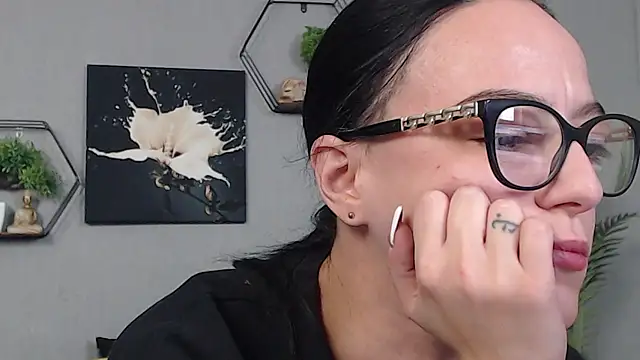 IzabelllNoir online show from January 10, 2026, 10:43 am