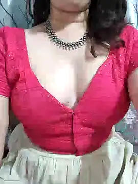 Brown Maxi online show from December 29, 2024, 5:33 pm