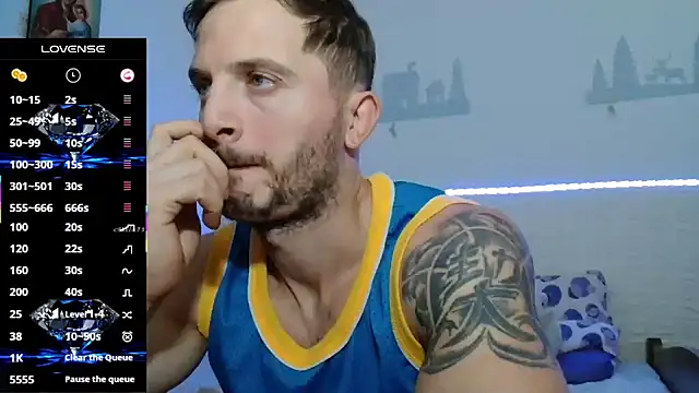 Snapshot of cuple_hoot_ chatting on October 4, 2025, 3:35 pm cuple hoot  online show from October 4, 2025, 3:35 pm