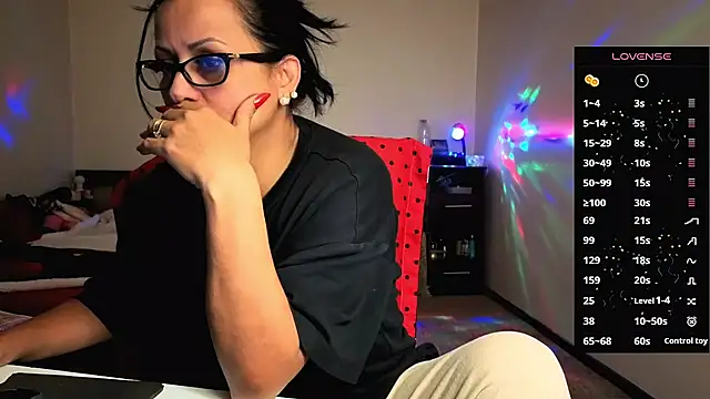 Snapshot of YourDreamLoverr chatting on September 26, 2025, 11:33 pm YourDreamLoverr online show from September 26, 2025, 11:33 pm