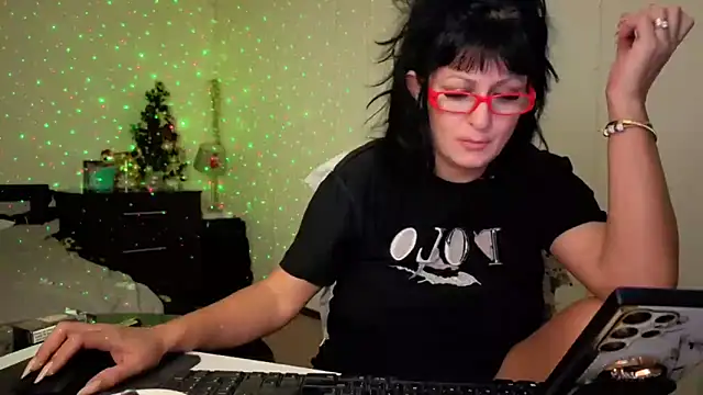 YourDreamLoverr online show from December 22, 2025, 12:11 am