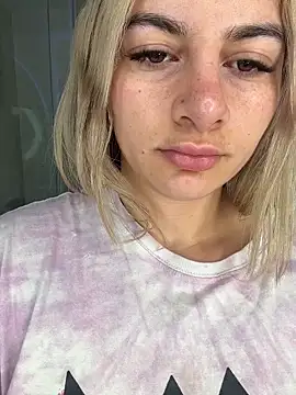 AtheneaRossi online show from February 27, 2026, 9:42 am