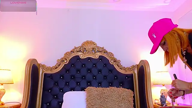 AdelinaVans online show from June 4, 2026, 11:15 am