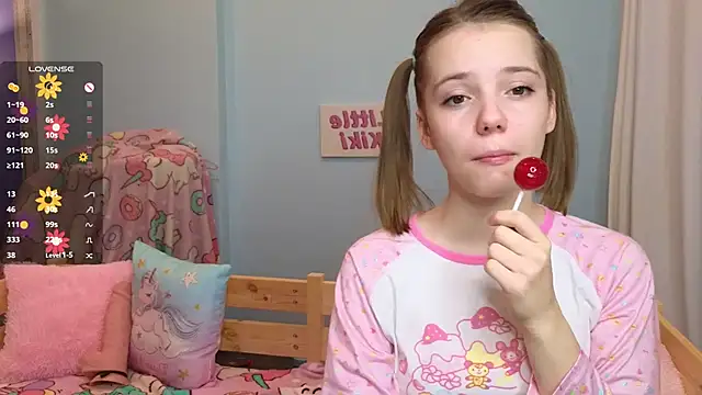 Snapshot of PrincessLittleKiki chatting on October 17, 2025, 7:11 am PrincessLittleKiki online show from October 17, 2025, 7:11 am