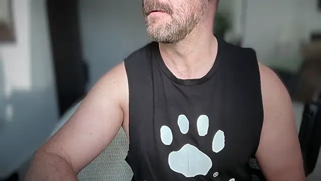 Mr Beef online show from December 15, 2025, 9:48 am