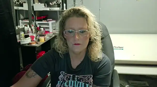 Lisalovely6981 online show from January 10, 2025, 10:50 am