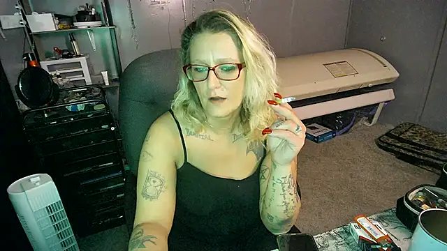 Lisalovely6981 online show from February 27, 2025, 9:18 am