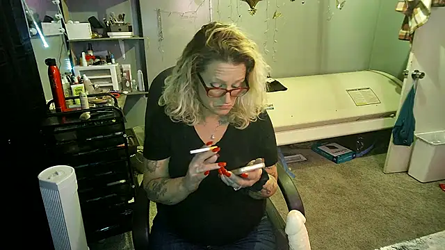 Lisalovely6981 online show from February 24, 2025, 11:41 pm