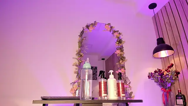 sofiesoft online show from September 19, 2025, 1:48 pm