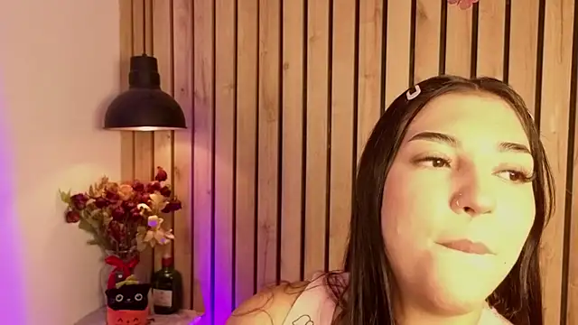 sofiesoft online show from October 24, 2025, 1:54 pm