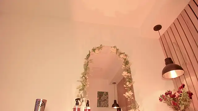 sofiesoft online show from September 15, 2025, 1:33 pm