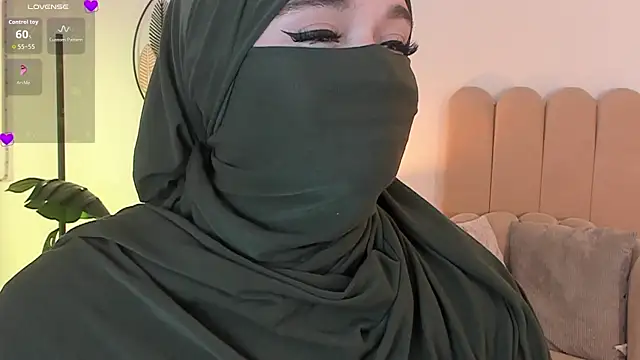 anna-henao online show from April 6, 2026, 9:05 pm