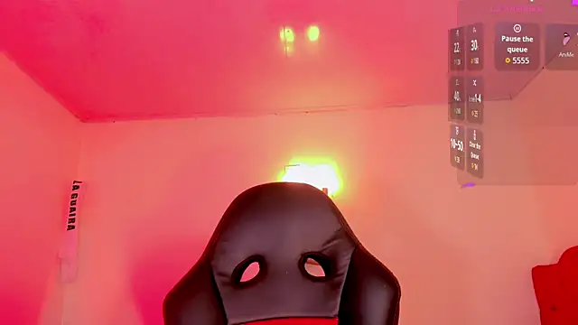 Snapshot of naomy__xx chatting on February 21, 2026, 3:19 am naomy xx online show from February 21, 2026, 3:19 am