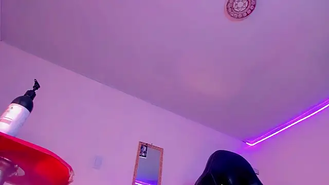 naomy  xx online show from March 12, 2025, 7:14 pm