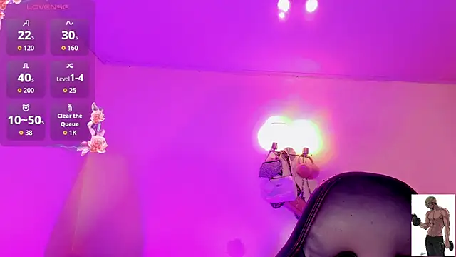 naomy  xx online show from January 6, 2026, 3:21 am