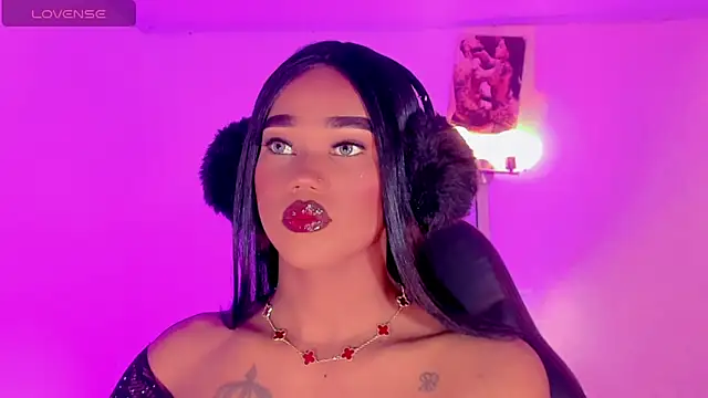 naomy  xx online show from November 25, 2025, 3:07 am