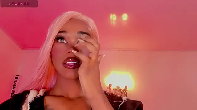 Snapshot of naomy__xx chatting on February 19, 2026, 3:14 am naomy xx online show from February 19, 2026, 3:14 am