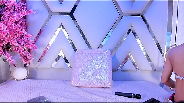 Valerywatson  online show from March 16, 2025, 1:17 pm