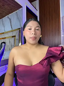 Snapshot of LinnaGardenia chatting on February 19, 2026, 1:19 pm LinnaGardenia online show from February 19, 2026, 1:19 pm