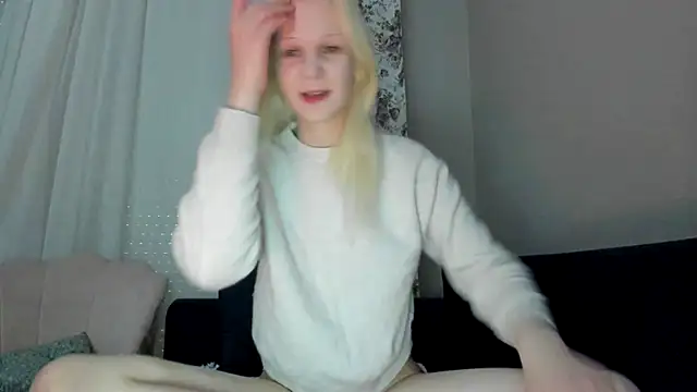 sashakiss99 online show from December 22, 2025, 12:16 pm