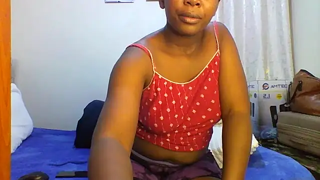 Snapshot of Petitiebooty chatting on February 16, 2026, 9:19 am Petitiebooty online show from February 16, 2026, 9:19 am