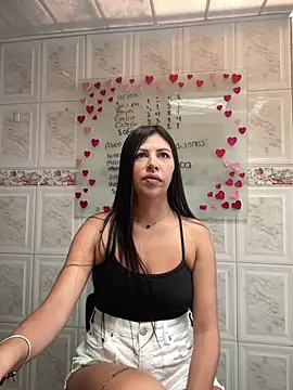 Snapshot of Alanna_atm_ chatting on February 4, 2025, 3:26 pm Alanna atm online show from February 4, 2025, 3:26 pm