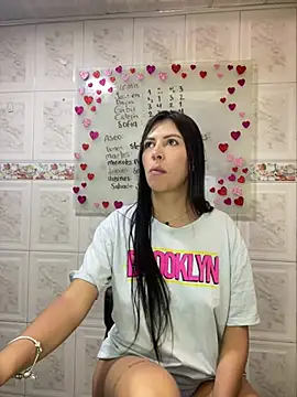 Snapshot of Alanna_atm_ chatting on February 5, 2025, 6:15 pm Alanna atm online show from February 5, 2025, 6:15 pm